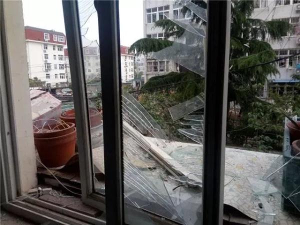 突發(fā)！青島一居民樓發(fā)生爆燃！已造1人死亡，7人受傷！3公里外有震感…