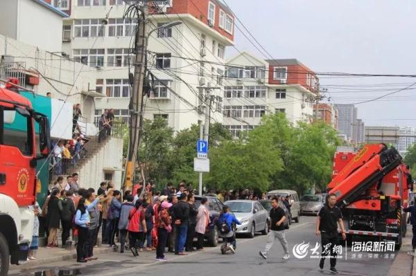 突發(fā)！青島一居民樓發(fā)生爆燃！已造1人死亡，7人受傷！3公里外有震感…