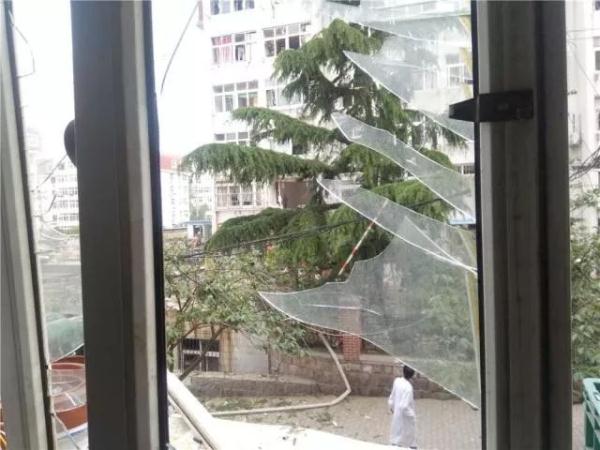突發(fā)！青島一居民樓發(fā)生爆燃！已造1人死亡，7人受傷！3公里外有震感…