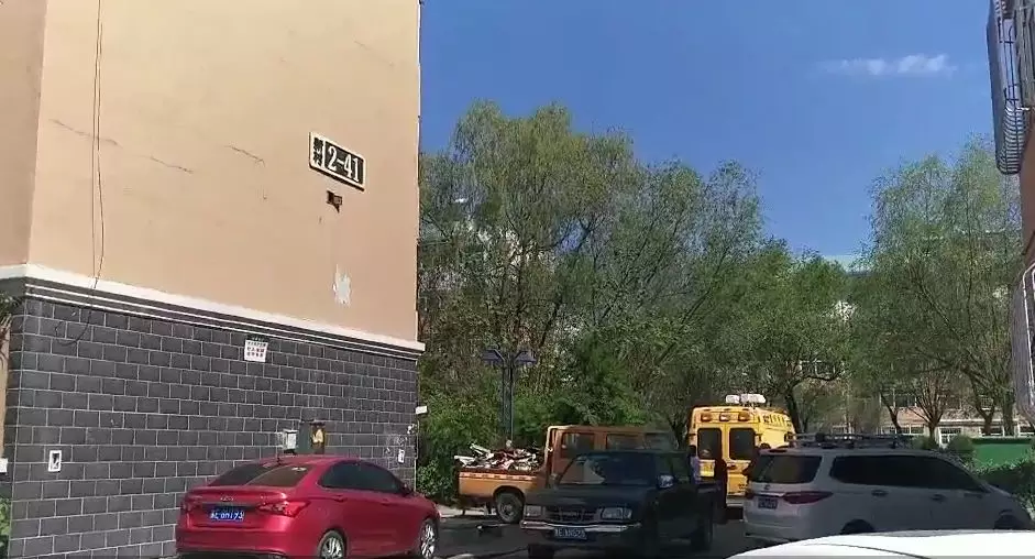 今晨，大慶經(jīng)五街2-41號樓二單元一樓發(fā)生燃氣爆炸！