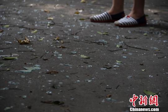 圖為煤氣爆燃民房。 朱柳融 攝